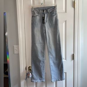 GILIPER BRAND NEW LIGHT WASH JEANS